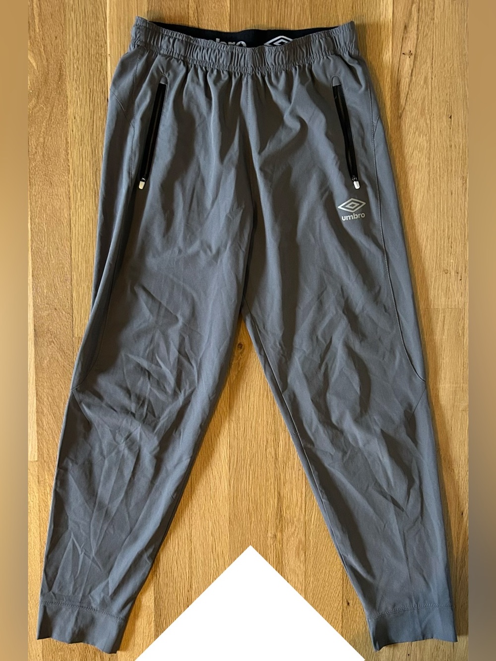 Umbro Gray Kids Athletic Joggers with Zipper Pockets